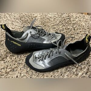 La Sportiva Nago Climbing Shoes, size 39 1/2